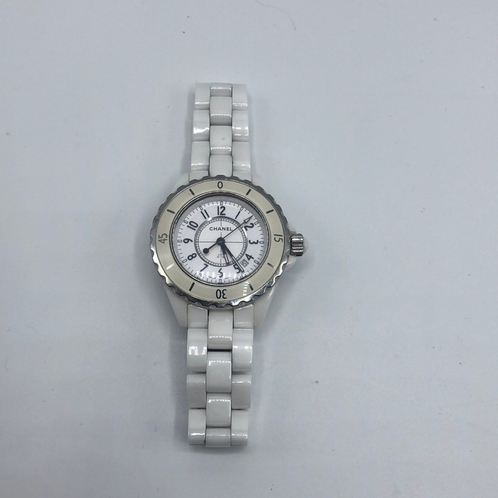 Chanel j12 34mm white